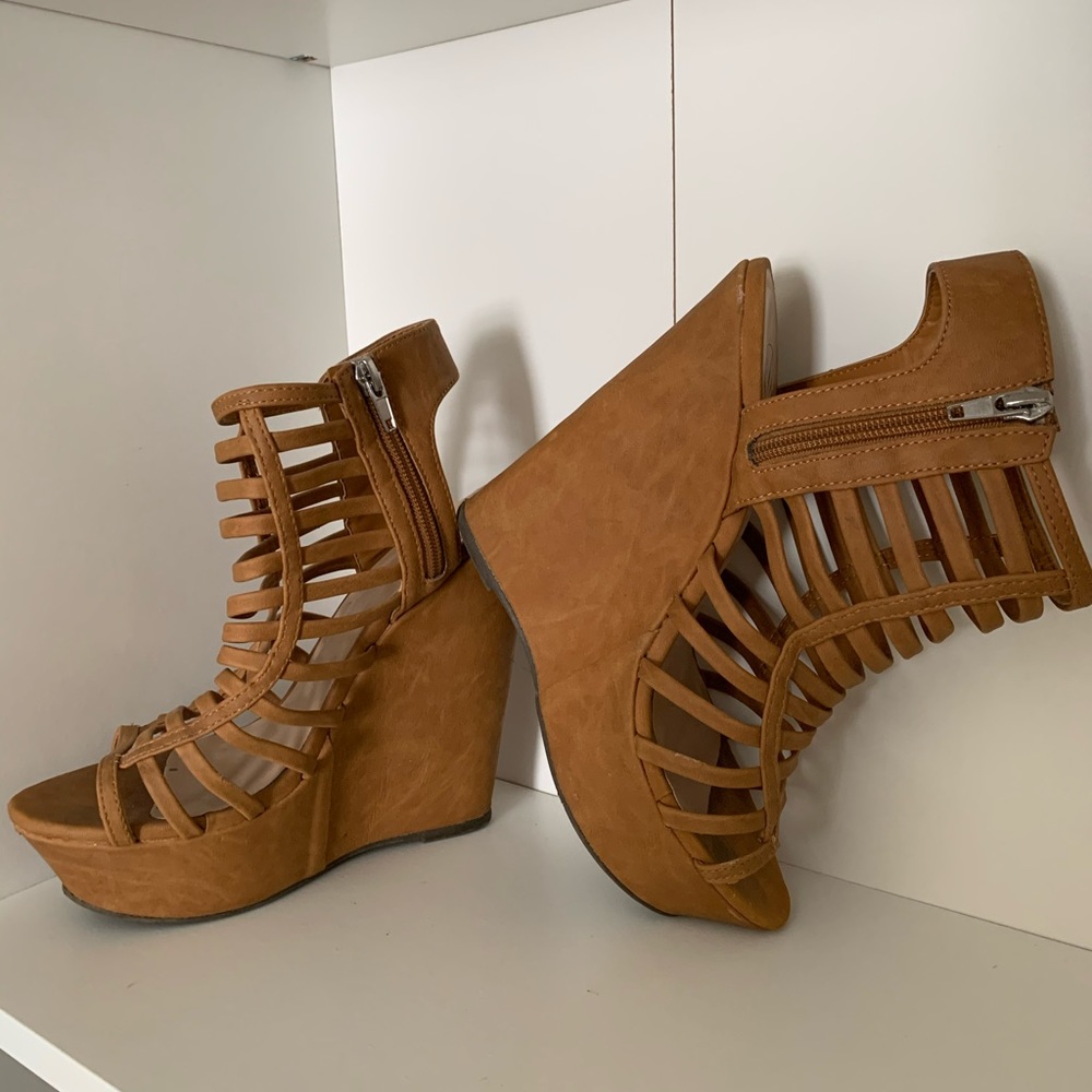 Brown wedges